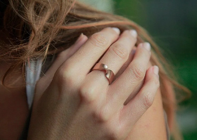 Alexandrite Gemstone Rings with a Chameleon - like Color ChangeWide Wedding Band, Twisted Gold Ring