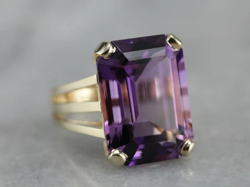 Alexandrite Gemstone Rings with a Chameleon - like Color ChangeRectangular Emerald Cut Amethyst Cocktail Ring in Yellow Gold