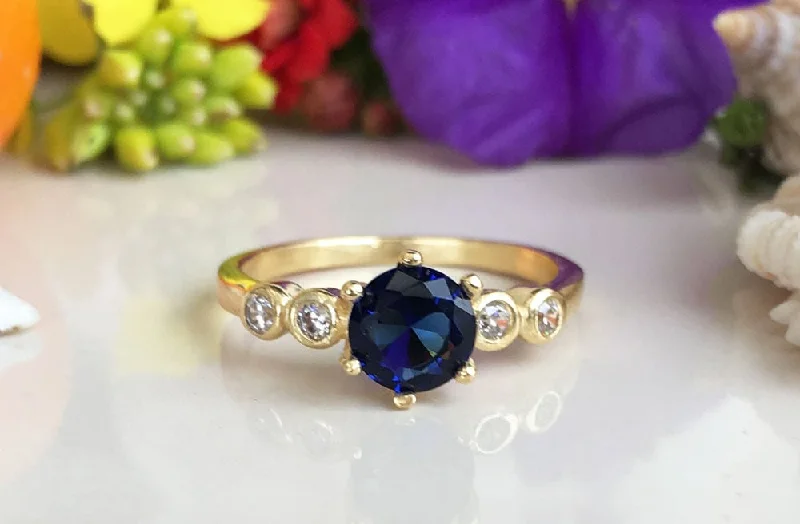 Peridot Gemstone Rings with a Floral - Motif BandBlue Sapphire Ring - September Birthstone - Round Blue Sapphire Gemstone Ring with Clear Quartz Accents