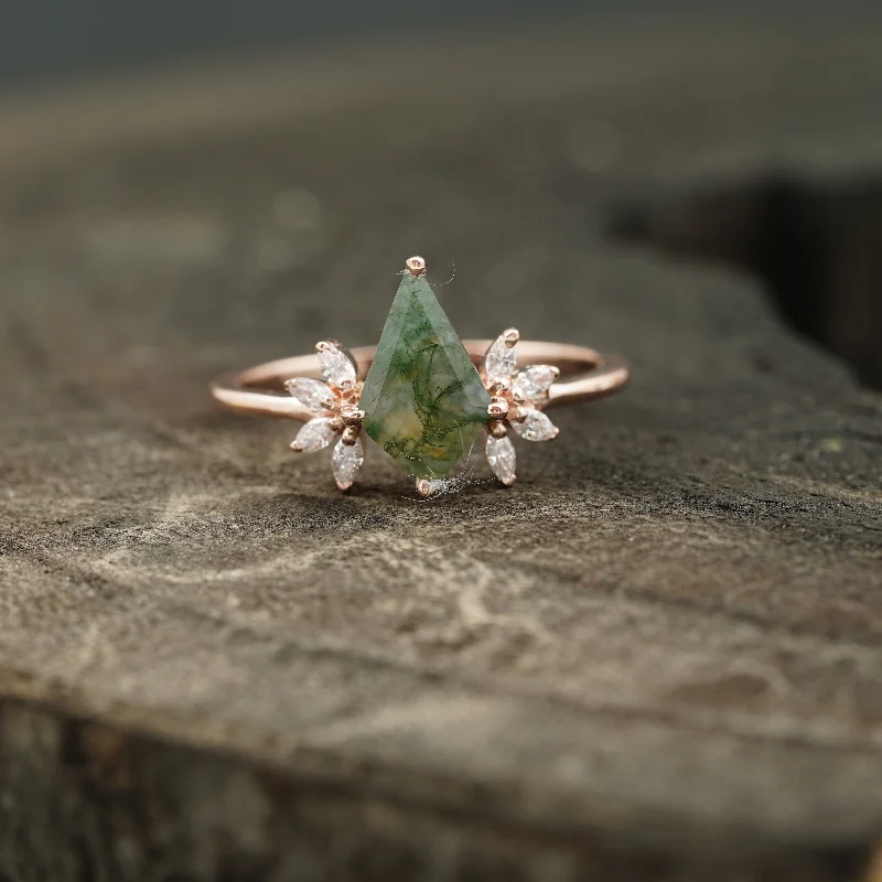 Agate Gemstone Rings with a Banded and Textured DesignKite Shaped Moss Agate Marquise Diamond Engagement Ring