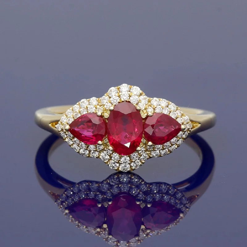 Aquamarine Gemstone Rings with a Nautical - Themed Setting18ct Yellow Gold Ruby & Diamond Trilogy Cluster Ring