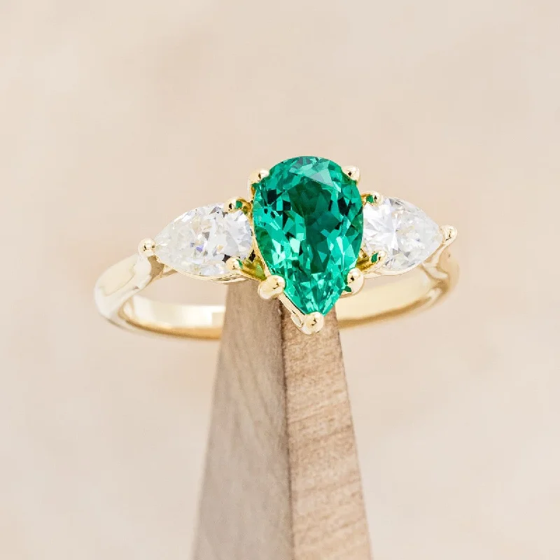 "VOGUE" - PEAR-CUT LAB-GROWN EMERALD ENGAGEMENT RING WITH MOISSANITE ACCENTS