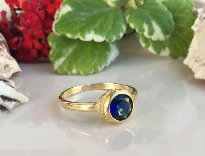 Alexandrite Gemstone Rings with a Chameleon - like Color ChangeBlue Sapphire ring - September Birthstone - Simple Bezel Set Ring with Round Blue Sapphire Gemstone