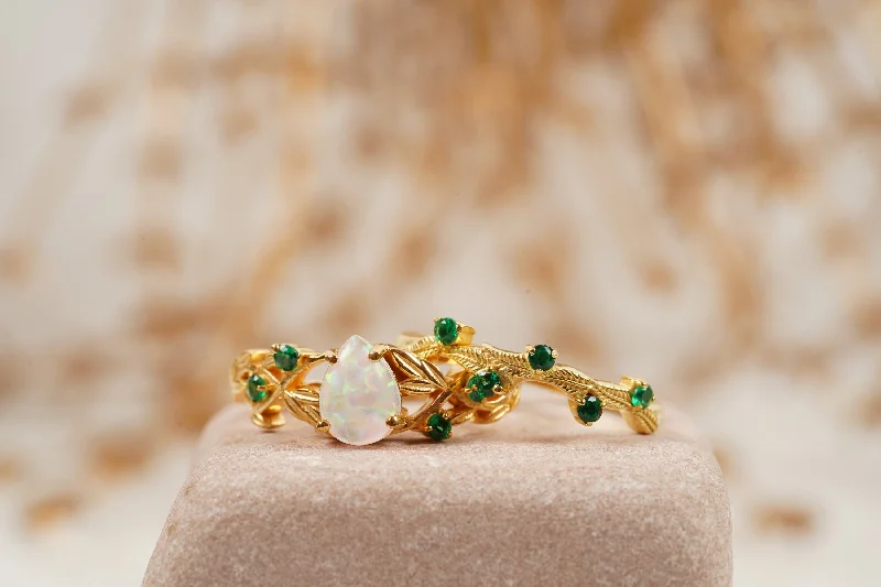 Agate Gemstone Rings with a Banded and Textured DesignNature Inspired Opal Engagement Ring Set With Leaf Emerald Band