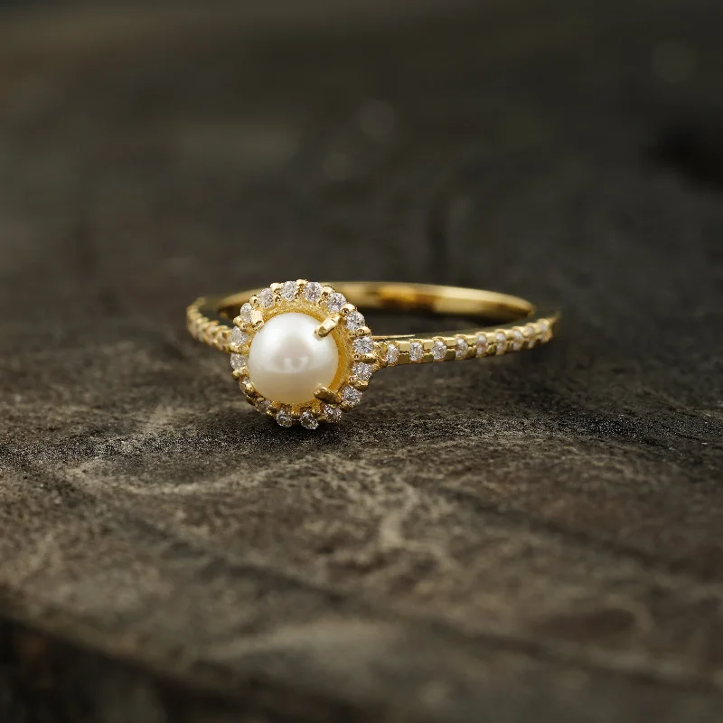 Citrine Gemstone Rings in a Modern Minimalist StylePearl & Diamond Silver Engagement Ring