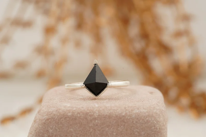 Sapphire Gemstone Rings in a Victorian - Inspired DesignBlack Onyx Kite Shaped Engagement Ring 925 Sterling Silver